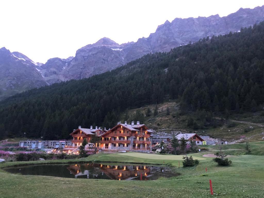 3 Chalets Aparthotel Брей-Червиния Экстерьер фото